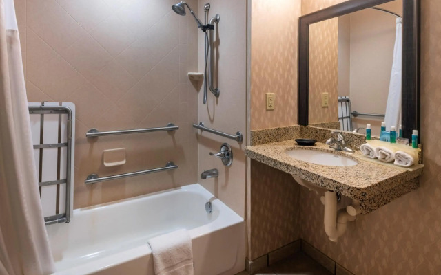 Casa Madrona Hotel & Spa