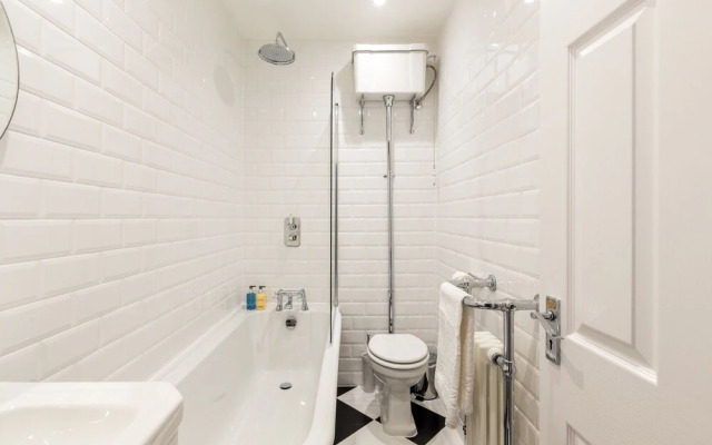 Beautiful 2 Bedroom Garden flat
