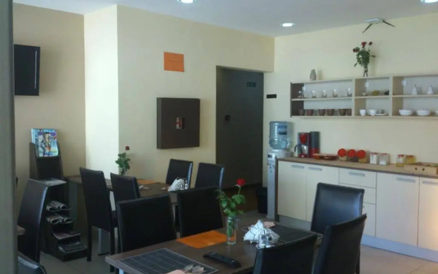 Hotel Contact