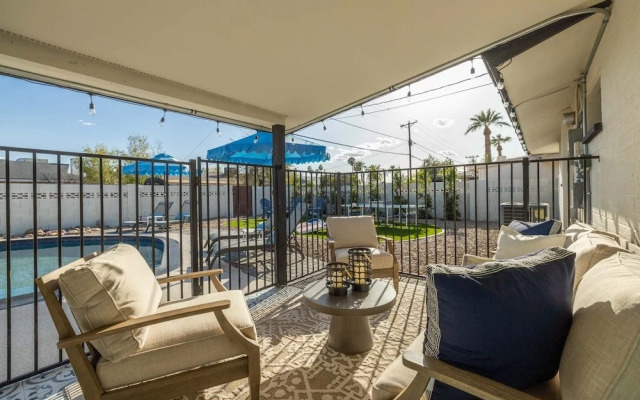 Tempe Wesleyan 4 Bedroom Home by RedAwning
