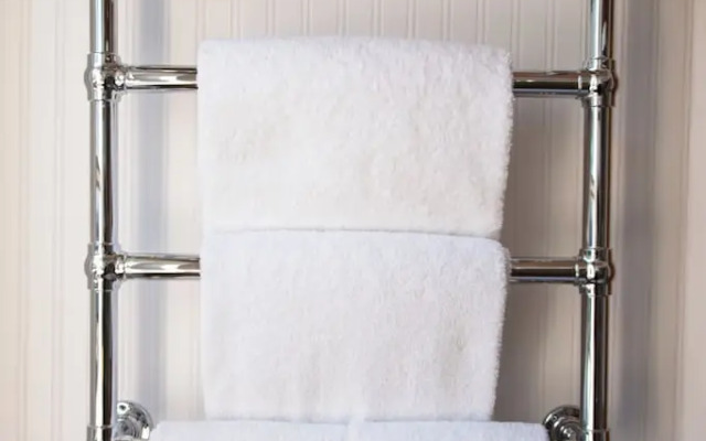 The Old Farmhouse Pub & Rooms