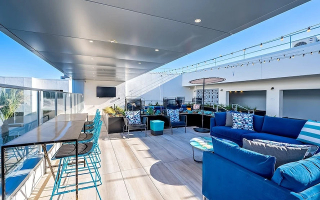 Global Luxury Suites Irvine