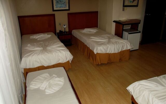 Geneviee Palace Hotel