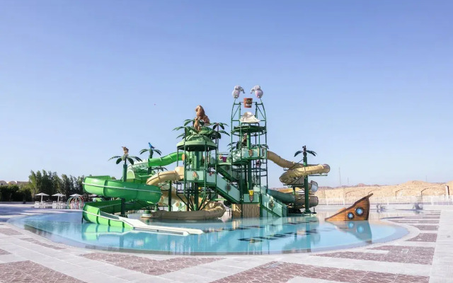 Sirena Beach Resort  Spa