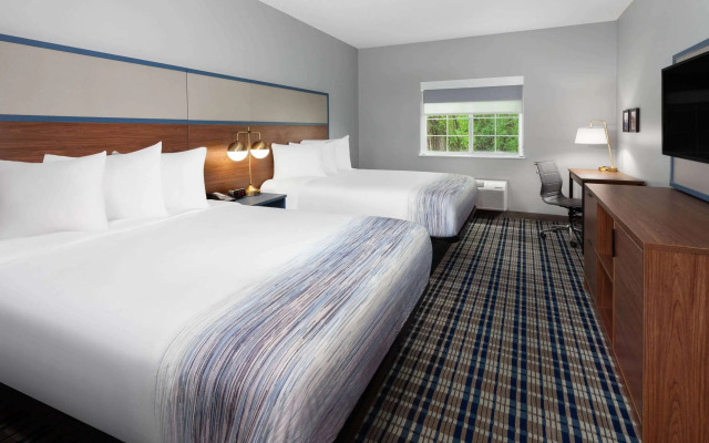 AmericInn by Wyndham Eagle River Downtown