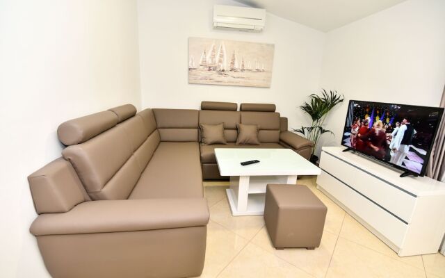 House Luxury Stone Villa Vir