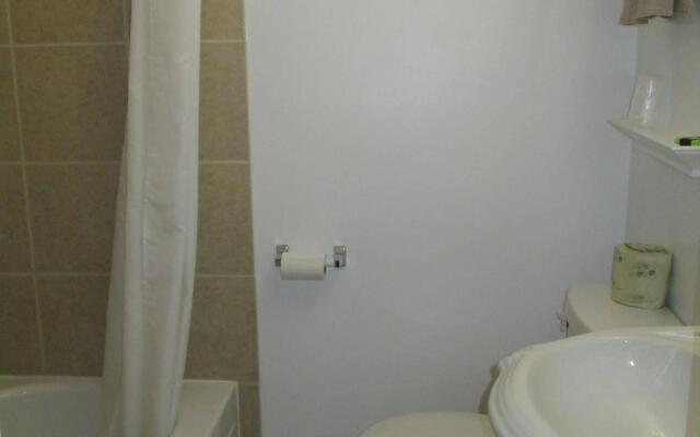 Edgewater Motel & Campground