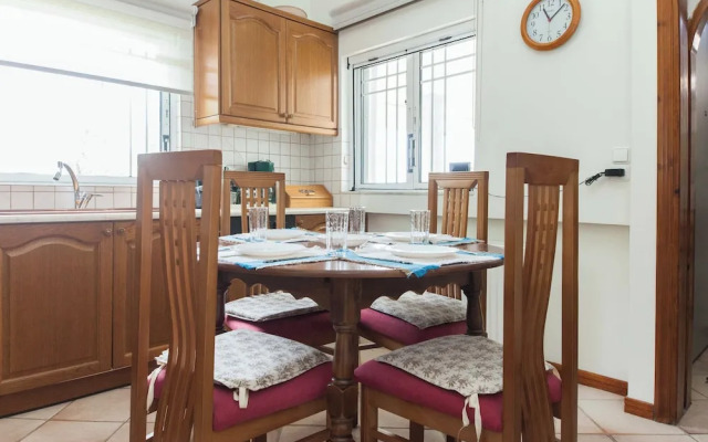 Deluxe 3 Bd House near Lagonisi w Garden