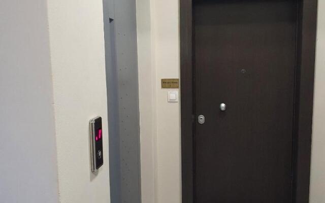 Stergiou Room 2