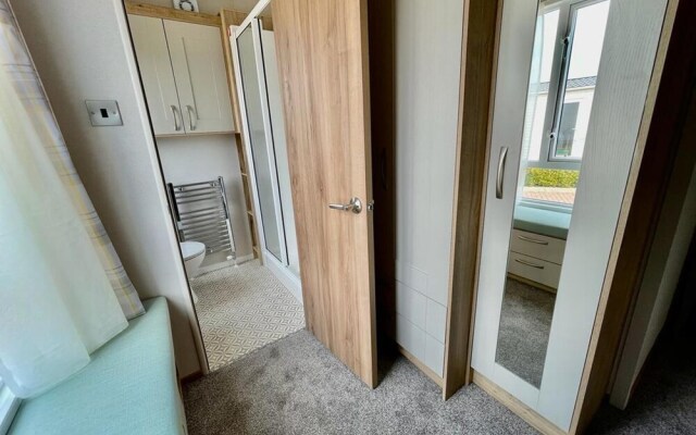 Prime Location 3-bed Chalet in Seal Bay, Selsey