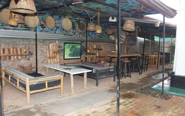 Room in B&B - Amahoro Guest House - Double Room With Private Shower Room