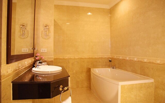 Rita Resort and Residence