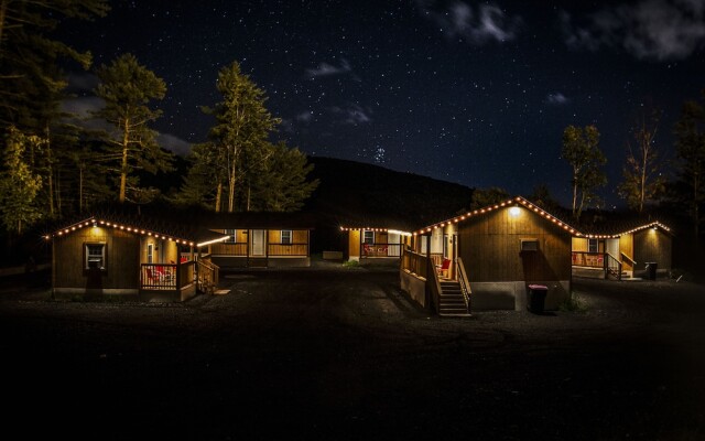 King Hendrick Motel