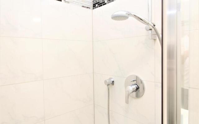 MARINE: Newly renovated 2nd district apartment