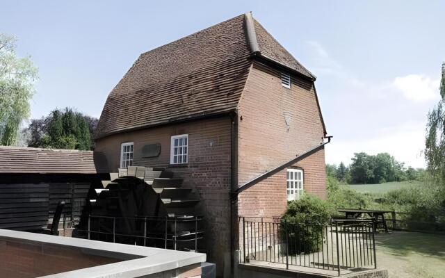 Cobham Lodge