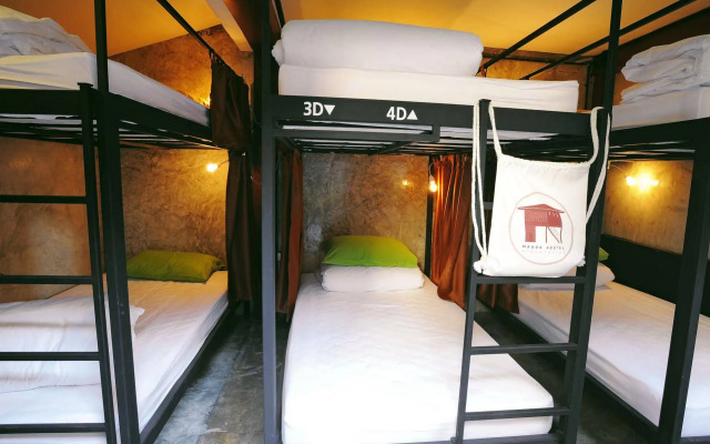 Manon Hostel