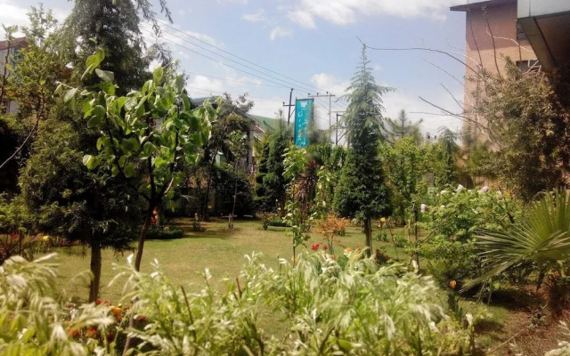 Holiday Plaza