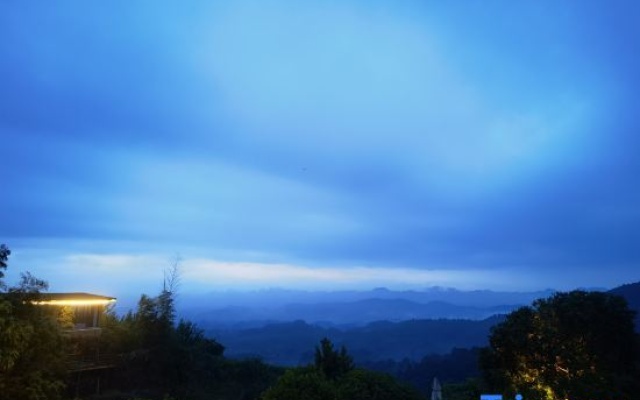 Xiuning Mountain Villa