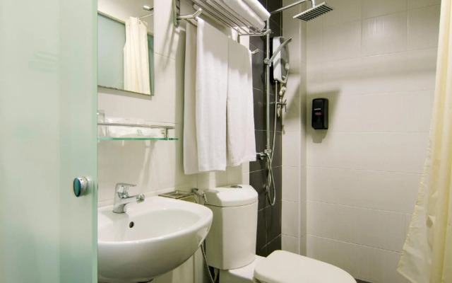 8 Days Boutique Hotel @ Mount Austin JB