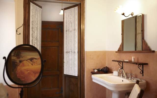 Antico Borgo Sanda Lago Maggiore
