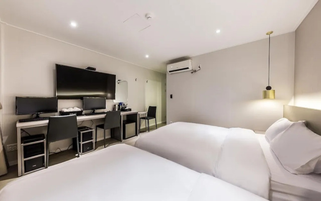 Hill Livingtel Yongsan