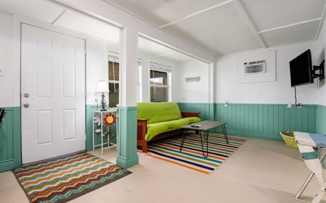 Amberjack 2 Bedroom Home by RedAwning