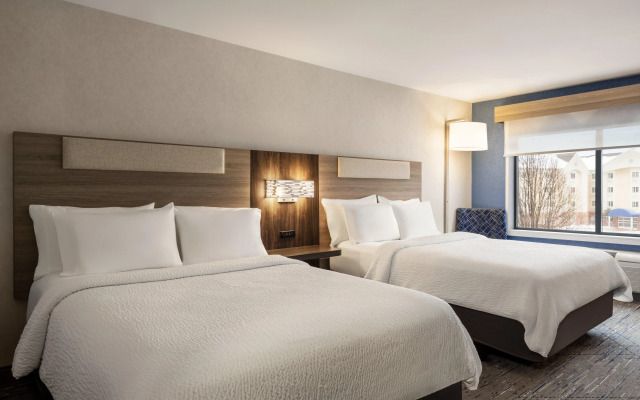 Holiday Inn Express Syracuse Airport by IHG
