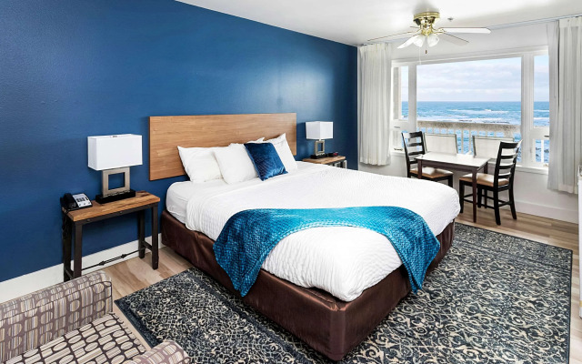 Clarion Inn Surfrider Resort