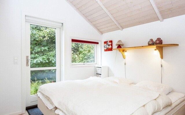 8 Person Holiday Home in Allingabro-by Traum