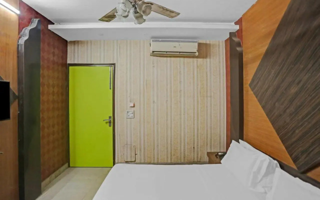 Oyo Flagship 67387 Karnal Royal