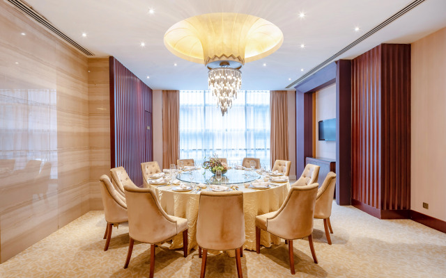 Regal Plaza Hotel & Residence Waigaoqiao