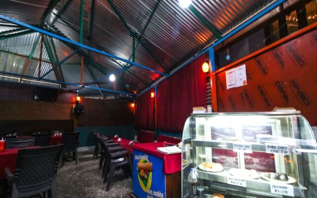 OYO Home 17323 Cozy Stay