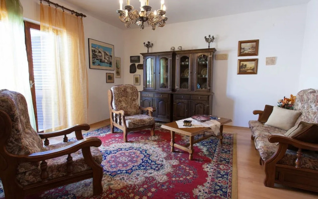 Spacious Apartment With Terrace, Near the Beach