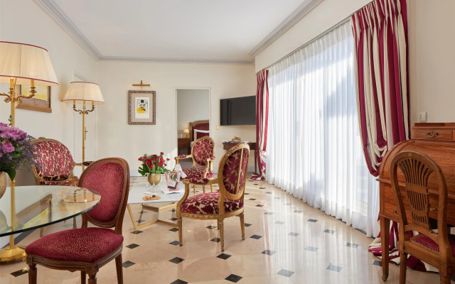 Majestic Hotel - SPA Champs Elysées