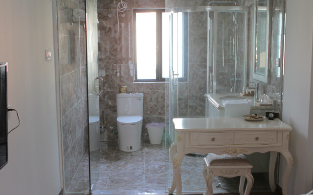 Suzhou Ethereal Residential Hotel (Taihu Xishan)