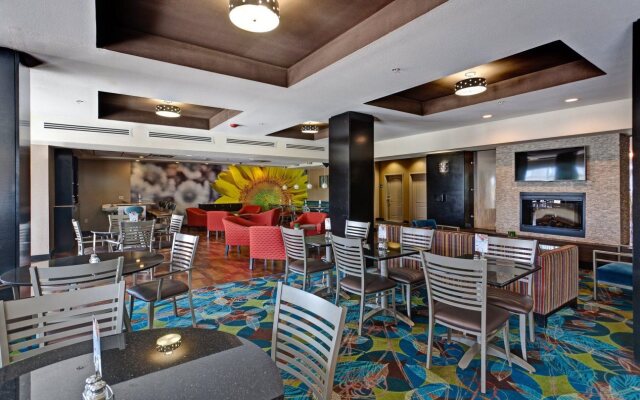 Holiday Inn Express & Suites Wichita Northwest by IHG