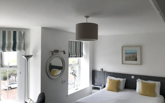 Seabreeze Restaurant with Rooms