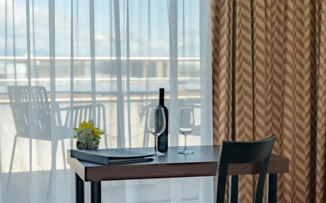 Nash Suites Airport Hotel