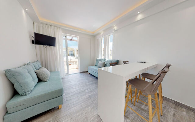 Porto Kalamaki Hotel
