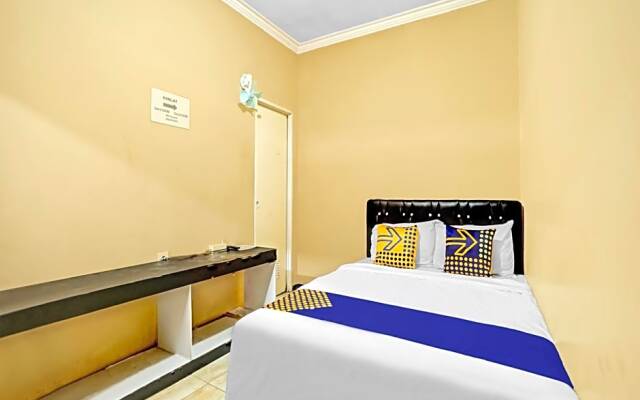 SPOT ON 90664 Adem Ayem Homestay