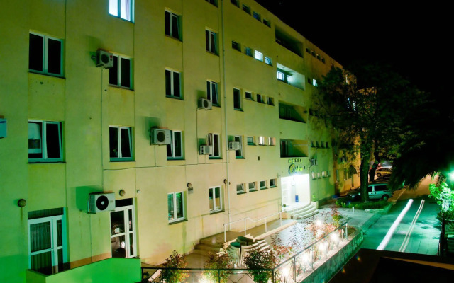 Omladinski Hostel