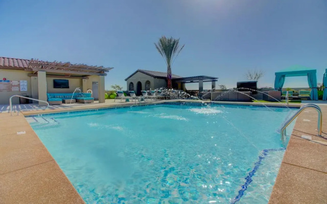 Rooftop Pool, Views, Close to Shops & Dining 1131