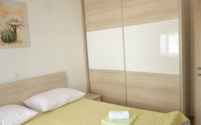 Apartments Jadranka-with the Seaview