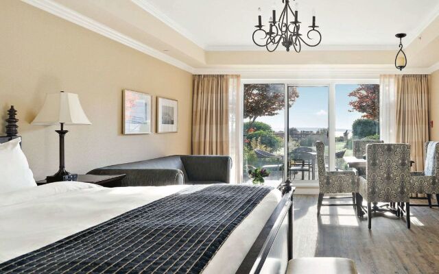 Oak Bay Beach Hotel