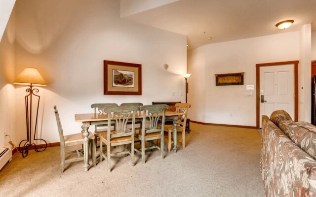 Perfectly Placed 2 Bedroom Vacation Rental in Historic Downtown Breckenridge with Access to Hot Tub and Pool