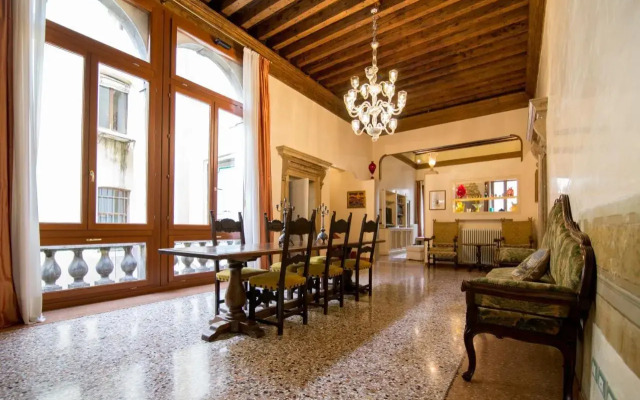 Fortuny3967 Suites & Wine