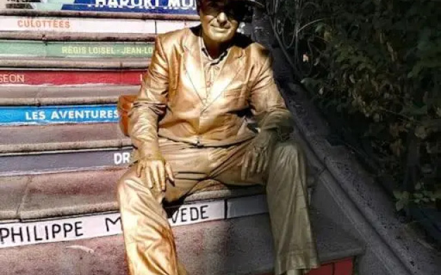 Chambre avec jacuzzi dans hangar insolite