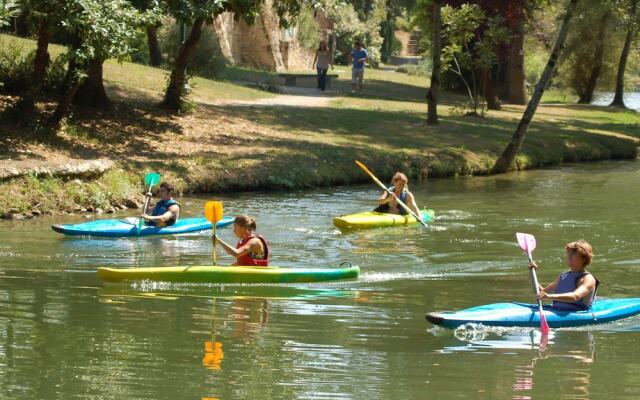 Guest room in a lavish castle in Allier