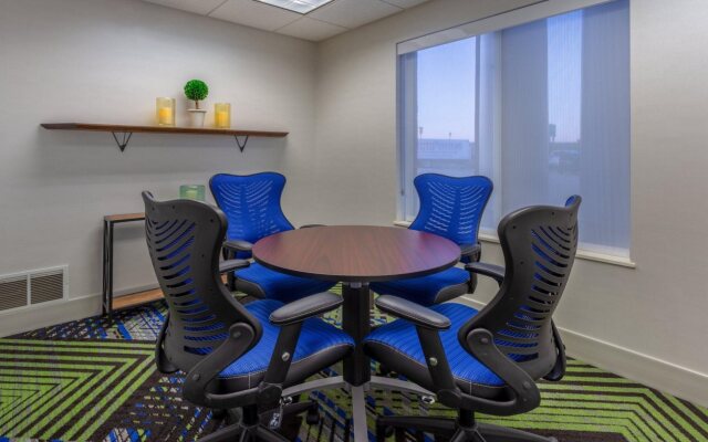 Holiday Inn Express & Suites Vandalia by IHG