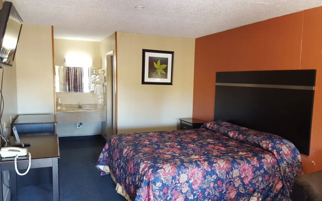 Carefree Inn Flatonia